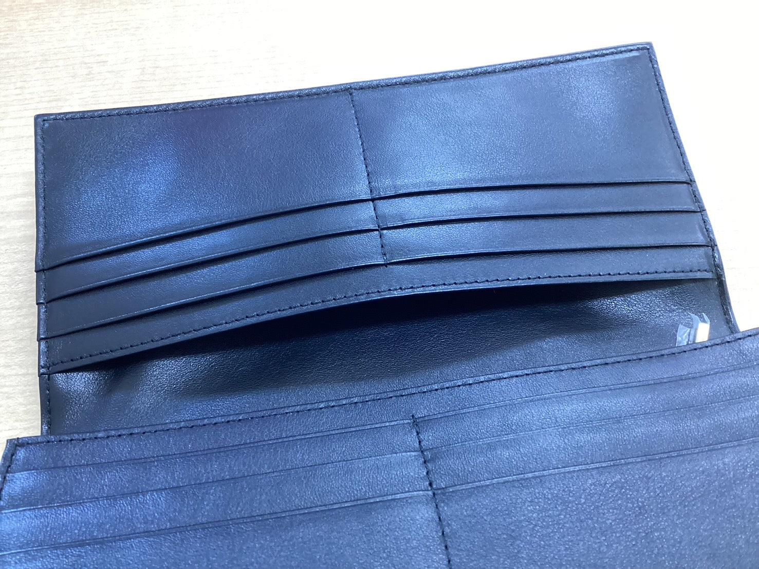 【限定1点のみシールレザー】ストラップロングウォレット