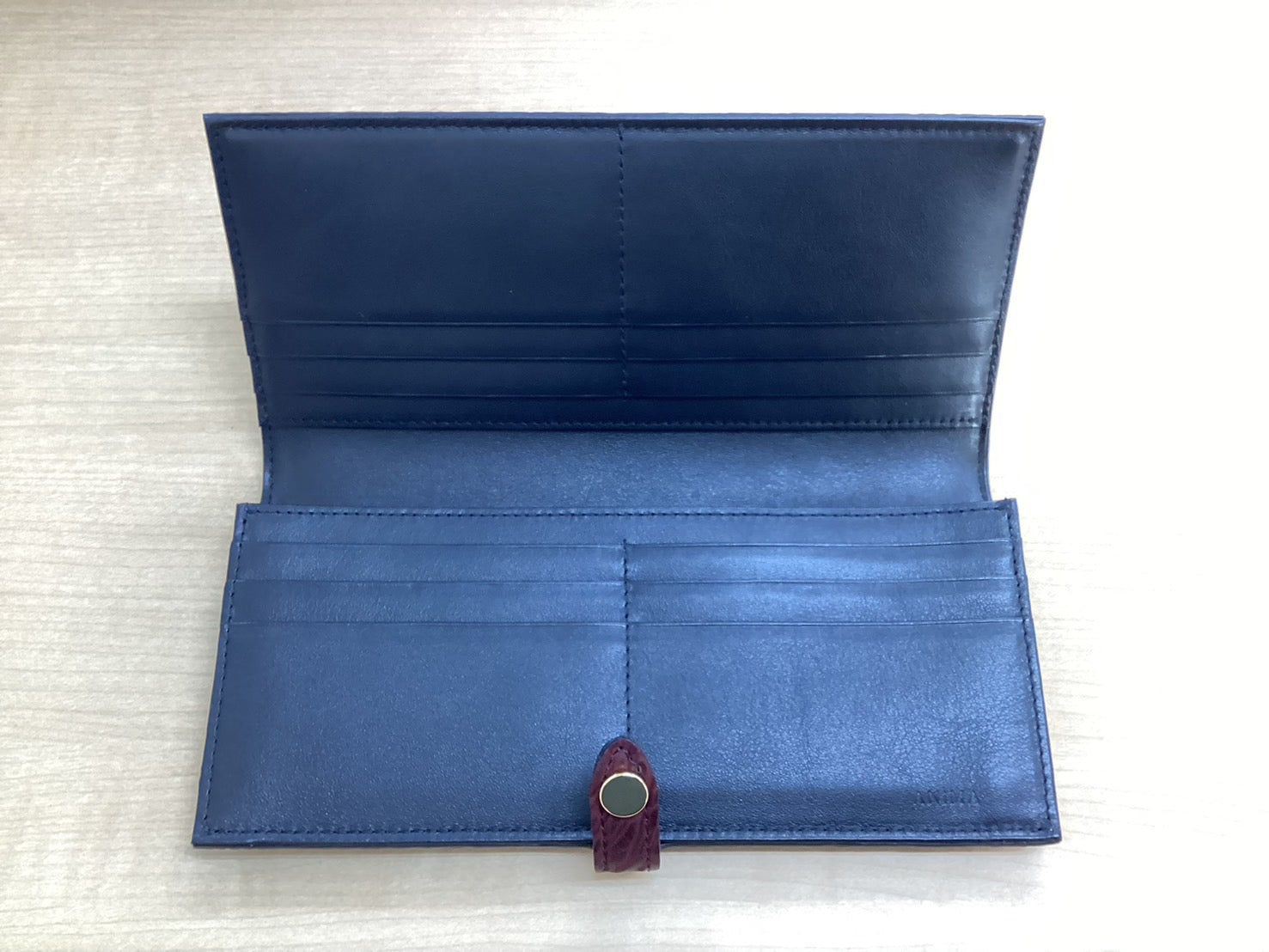 【限定1点のみシールレザー】ストラップロングウォレット